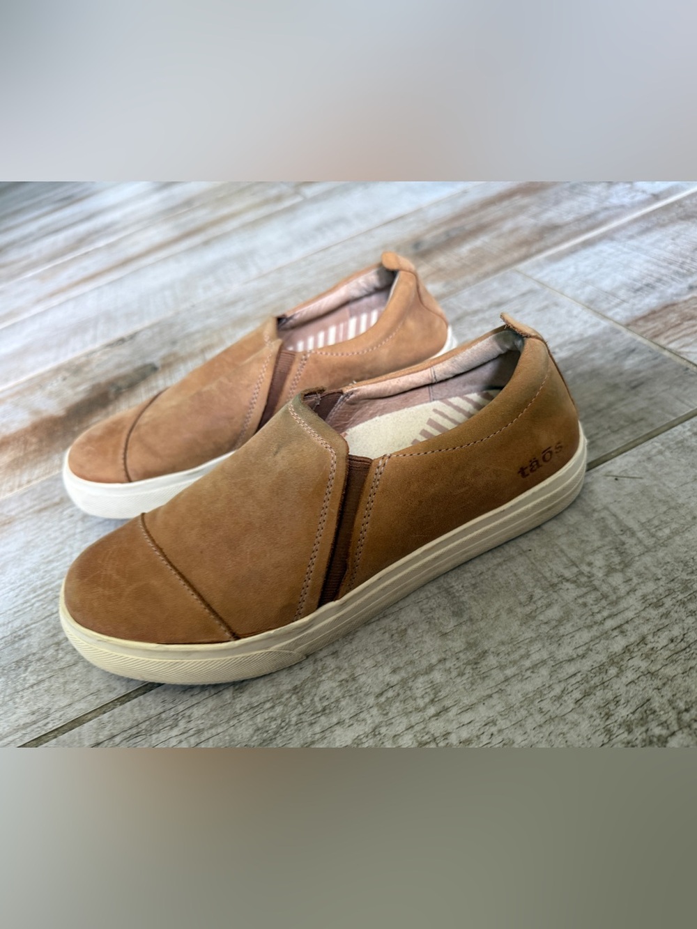 Taos Twin Gore Lux Caramel Slip-On Sneaker- Size 8
